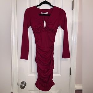 Susana Monaco V-neck Ruched body-con long sleeve raspberry Dress, Size XSmall